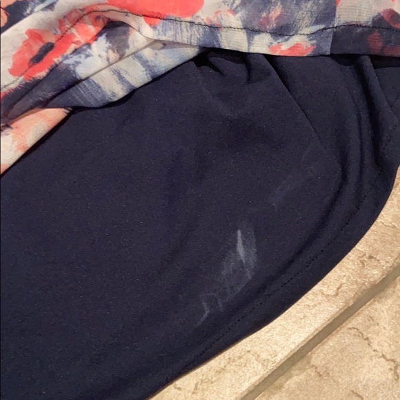 Women’s Floral Blouse - Picture 6 of 6